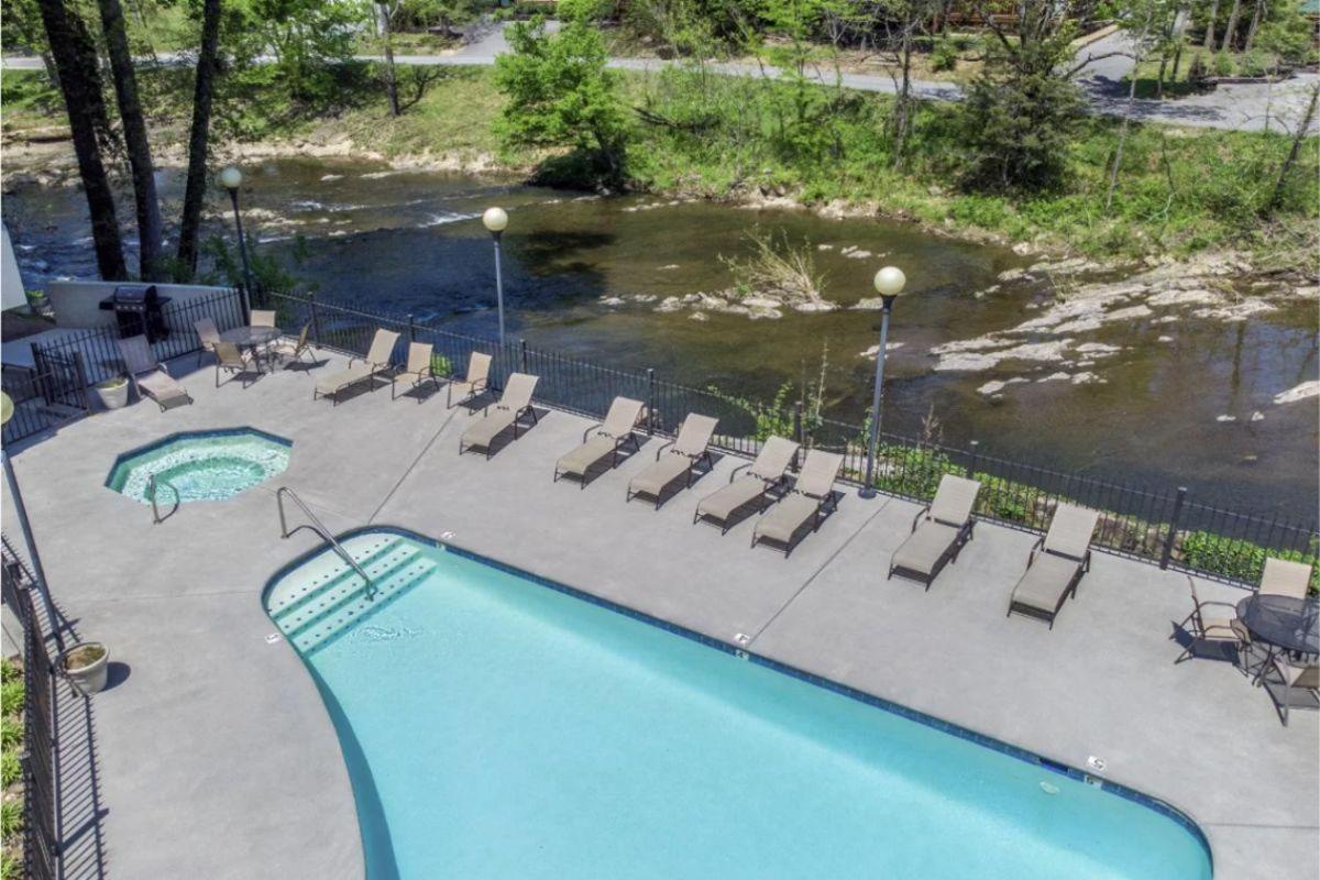 Cl 204 River Mist Pigeon Forge Ngoại thất bức ảnh